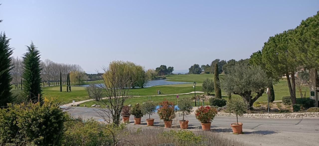 Charmant T2 Climatise Avec Belle Vue , Golf De Pont-Royal Mallemort Exteriör bild