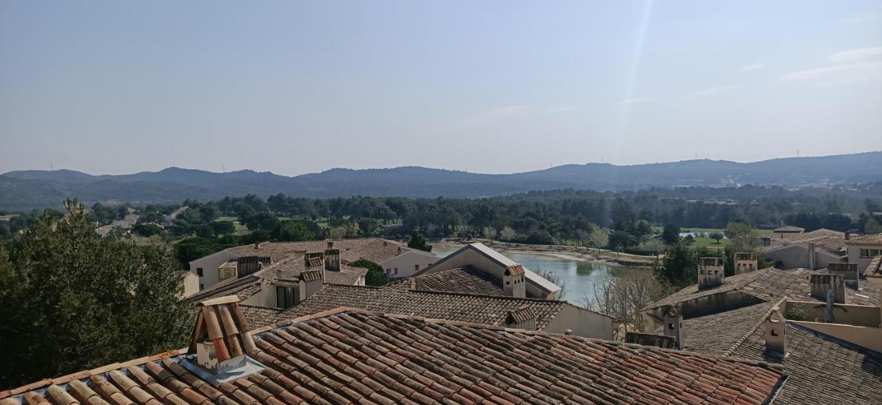 Charmant T2 Climatise Avec Belle Vue , Golf De Pont-Royal Mallemort Exteriör bild